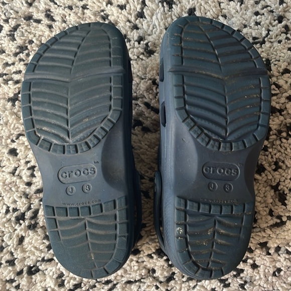 Kids Crocs—Size J3, Navy Blue - Picture 6 of 9